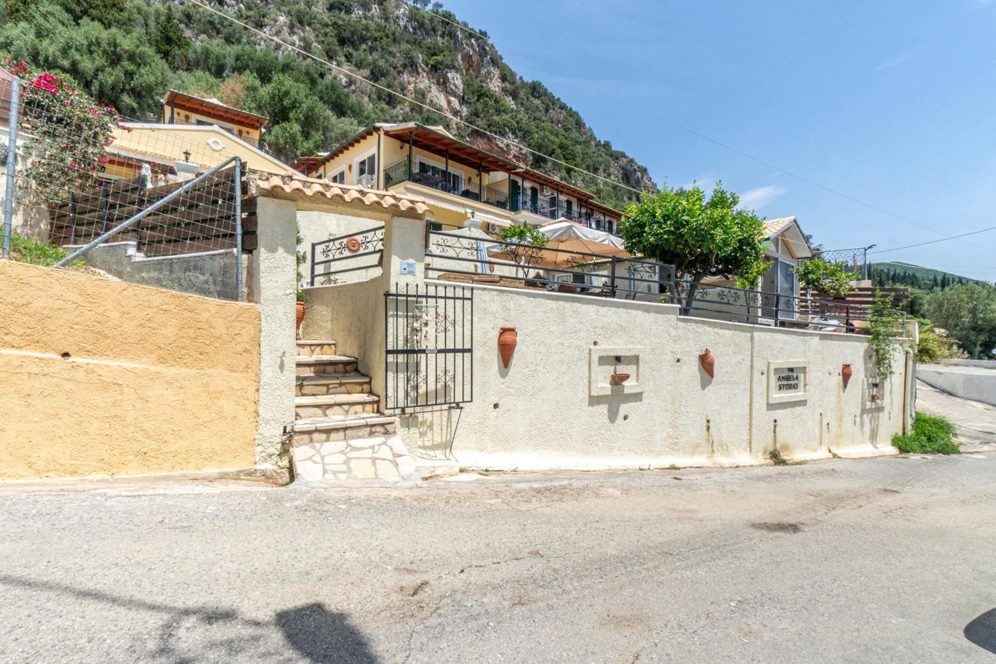 Angela Panorama Villa ปาเลโอกัสไตรซา ภายนอก รูปภาพ