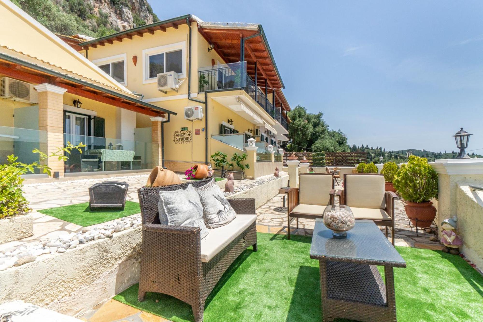 Angela Panorama Villa ปาเลโอกัสไตรซา ภายนอก รูปภาพ