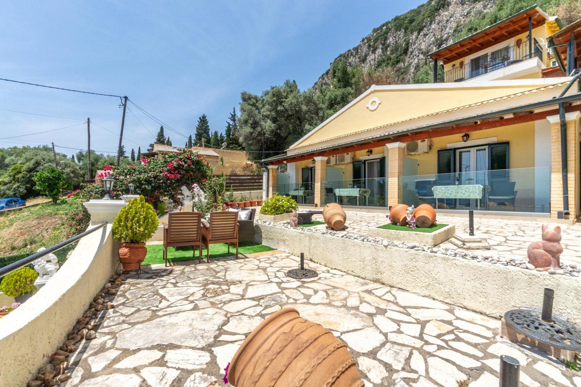Angela Panorama Villa ปาเลโอกัสไตรซา ภายนอก รูปภาพ