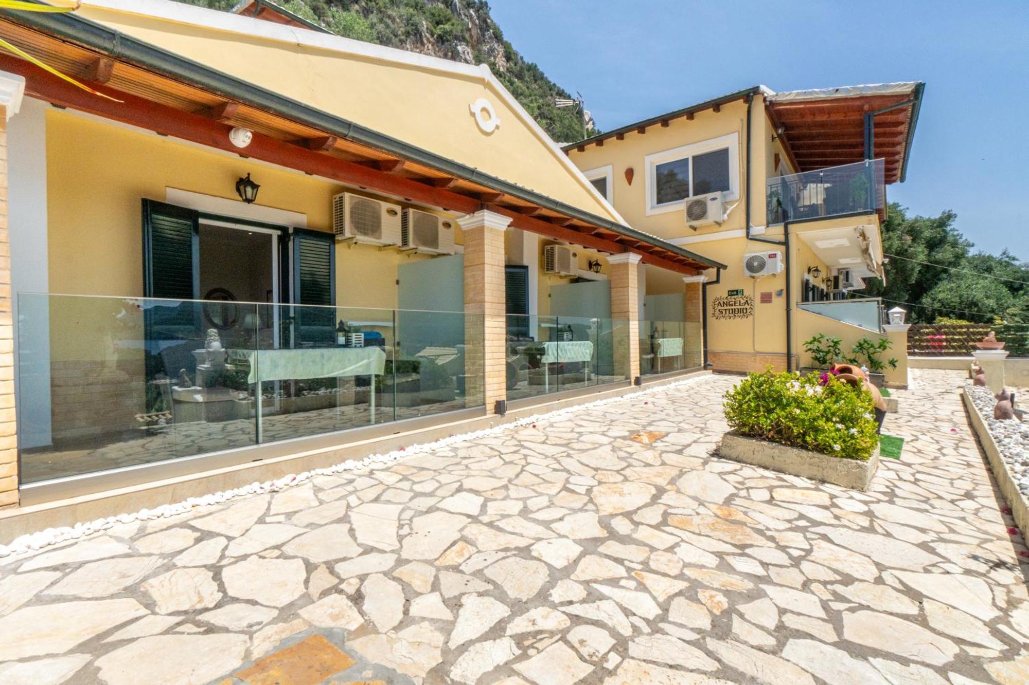 Angela Panorama Villa ปาเลโอกัสไตรซา ภายนอก รูปภาพ