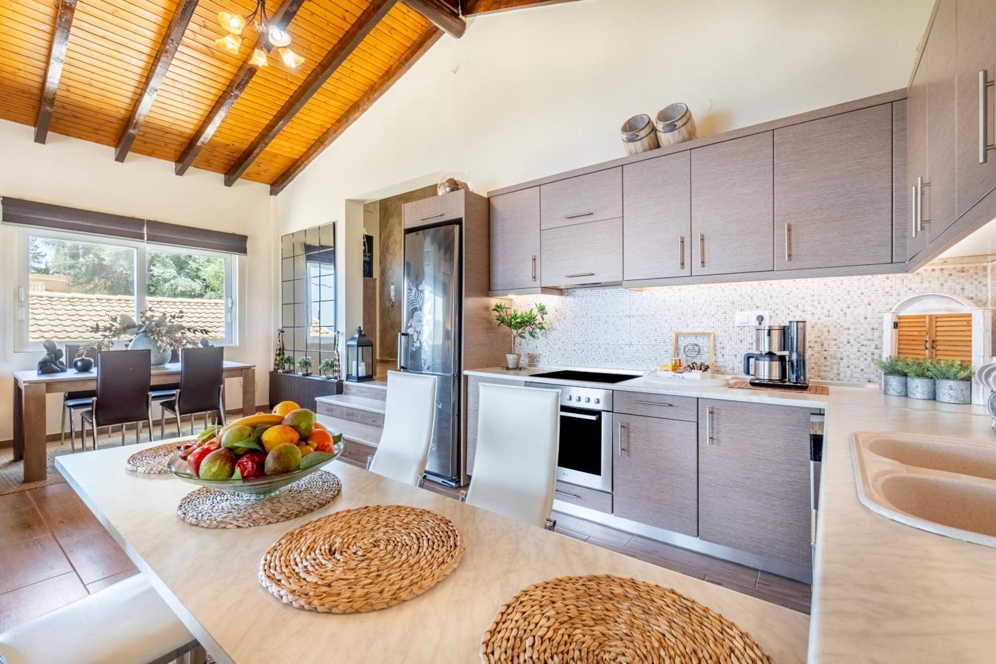 Angela Panorama Villa ปาเลโอกัสไตรซา ภายนอก รูปภาพ