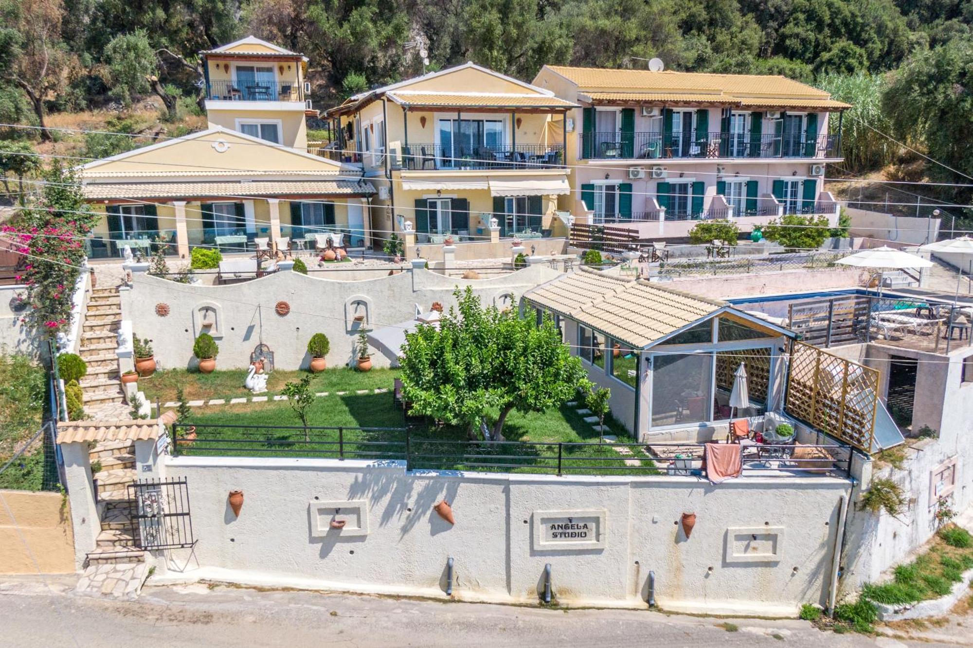 Angela Panorama Villa ปาเลโอกัสไตรซา ภายนอก รูปภาพ