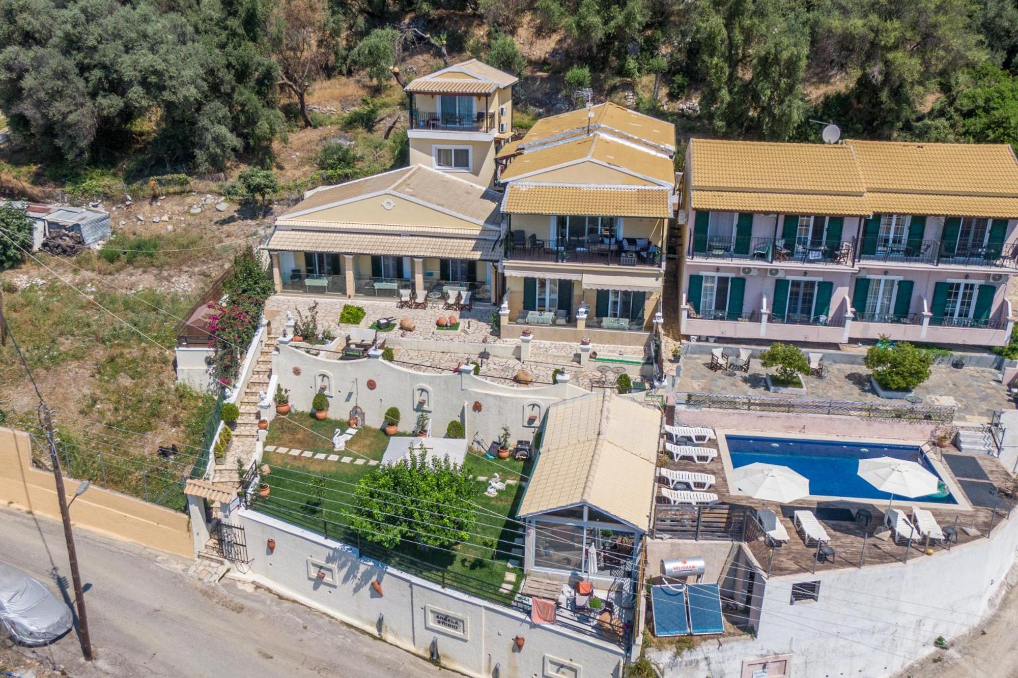 Angela Panorama Villa ปาเลโอกัสไตรซา ภายนอก รูปภาพ