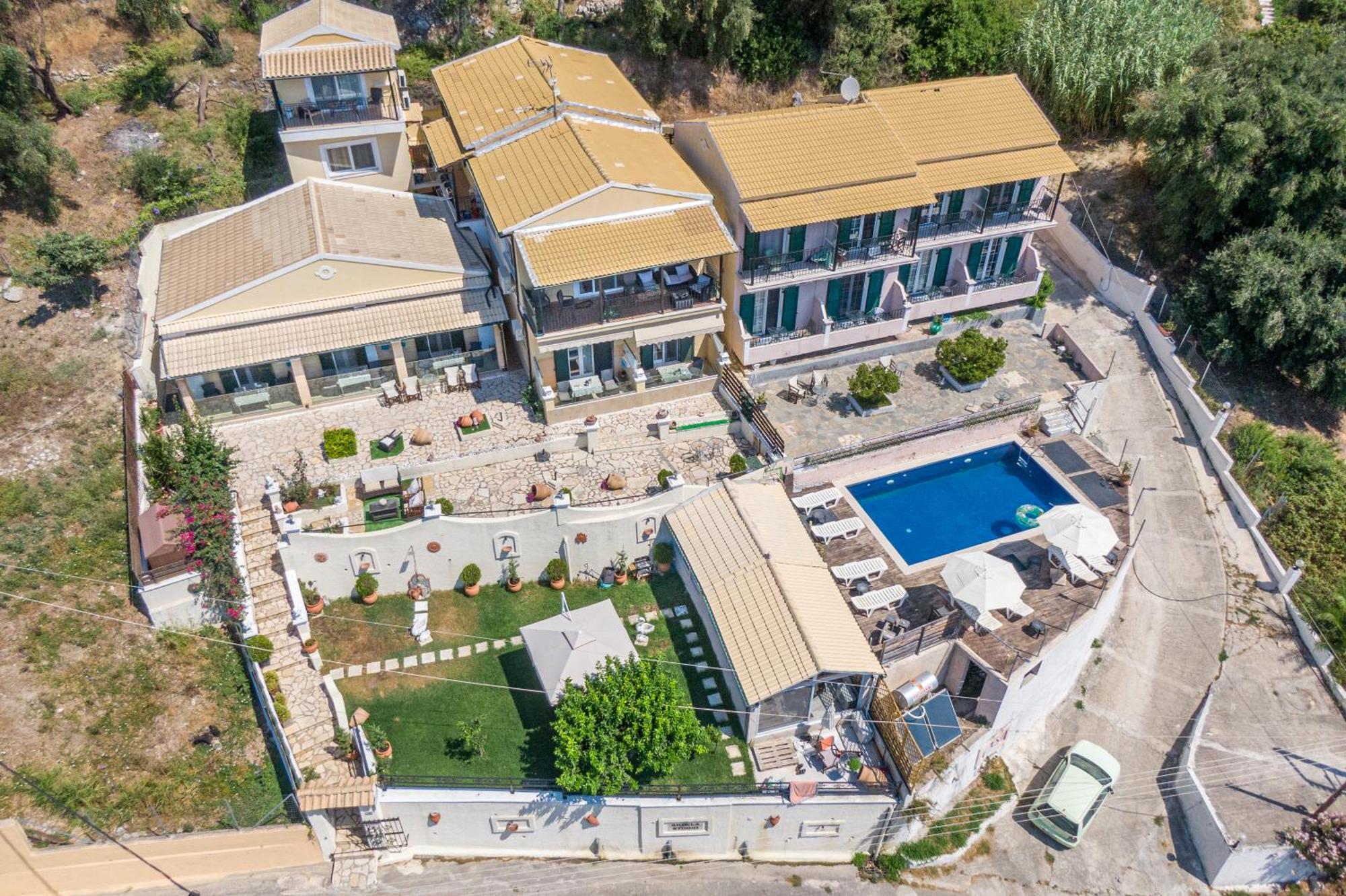 Angela Panorama Villa ปาเลโอกัสไตรซา ภายนอก รูปภาพ